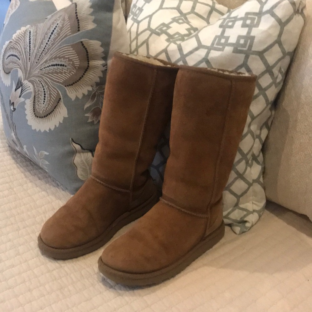 UGG Classic tall women chestnut boot